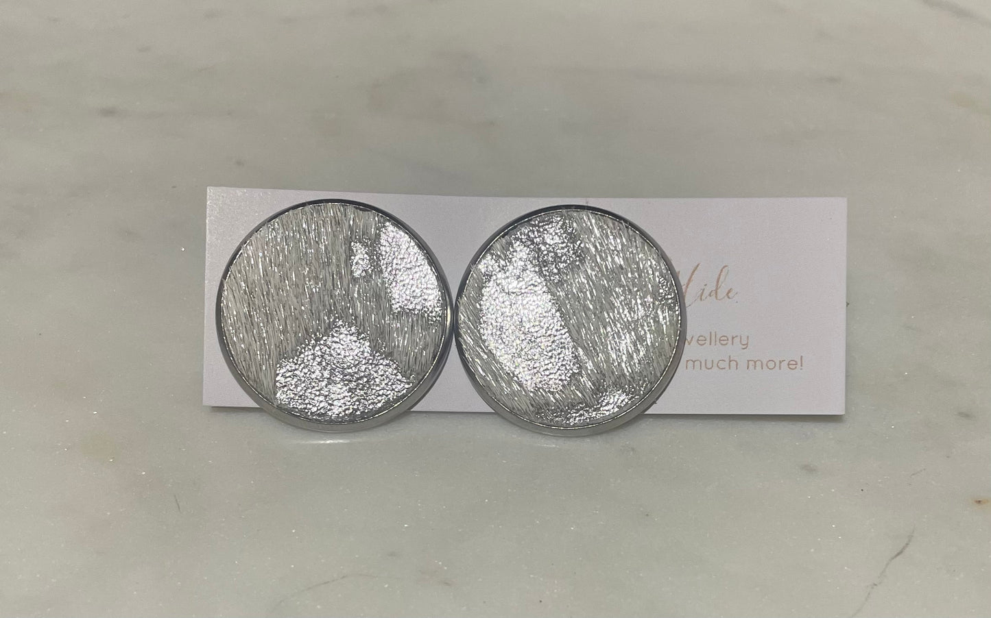 25mm Silver acid washed Cowhide stud