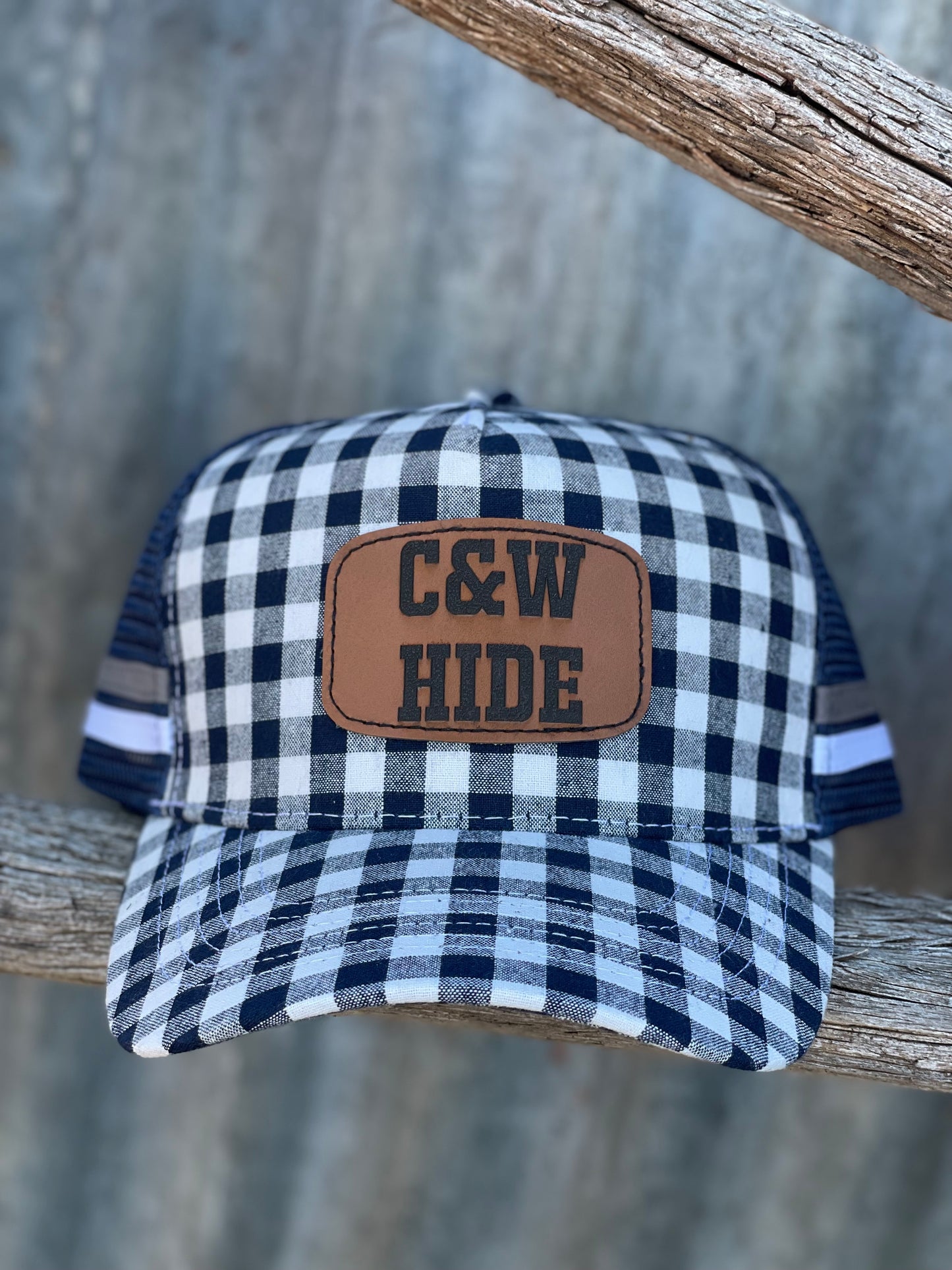 -TRUCKER CAP- C&W Hide’s- Navy & white, leather patch trucker cap