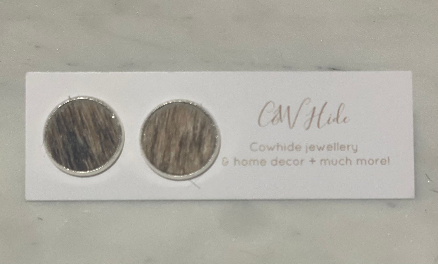 14mm Cowhide stud