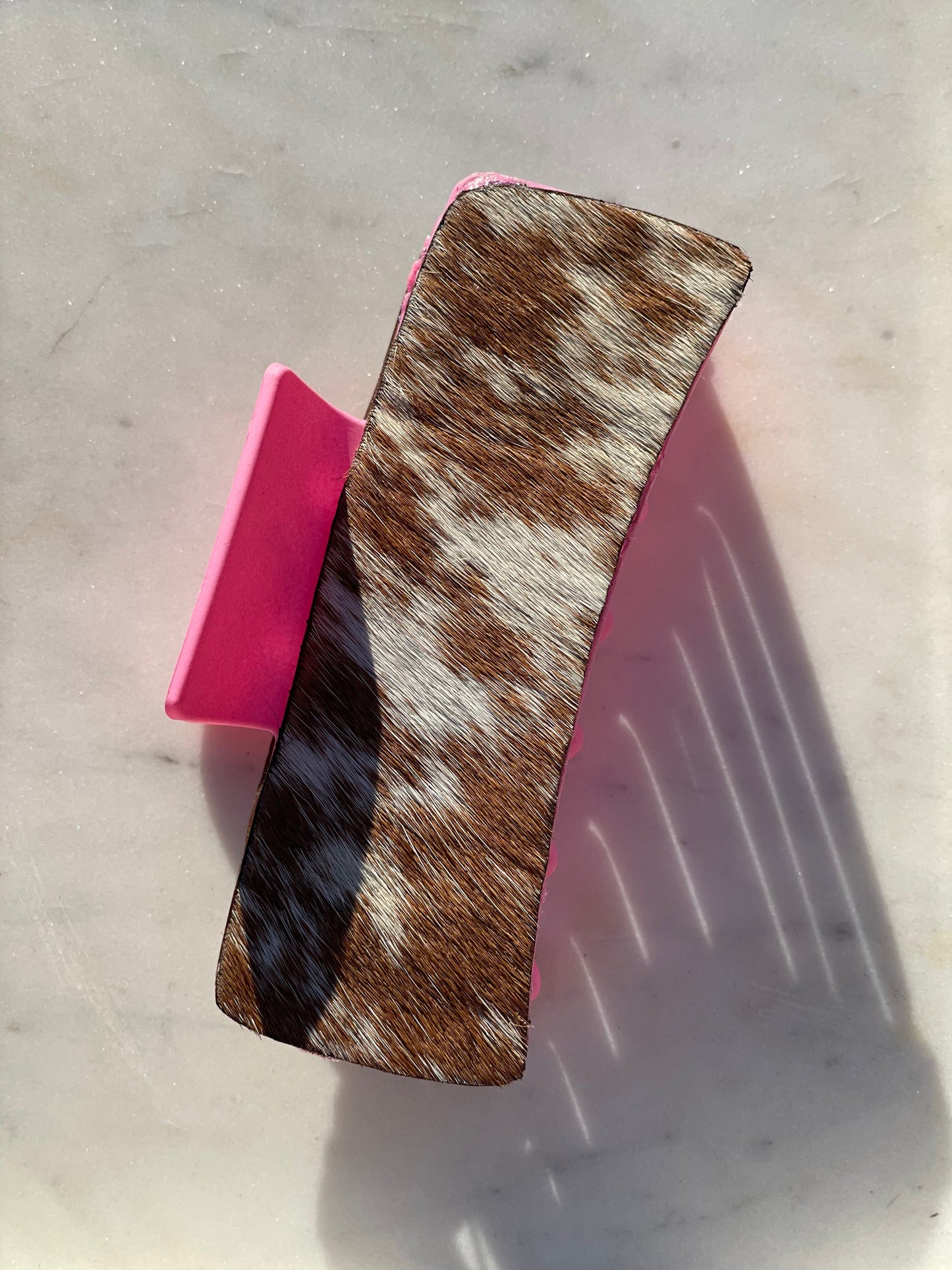 Hide claw hair clip