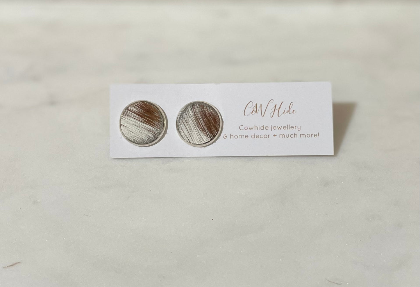 14mm Cowhide stud