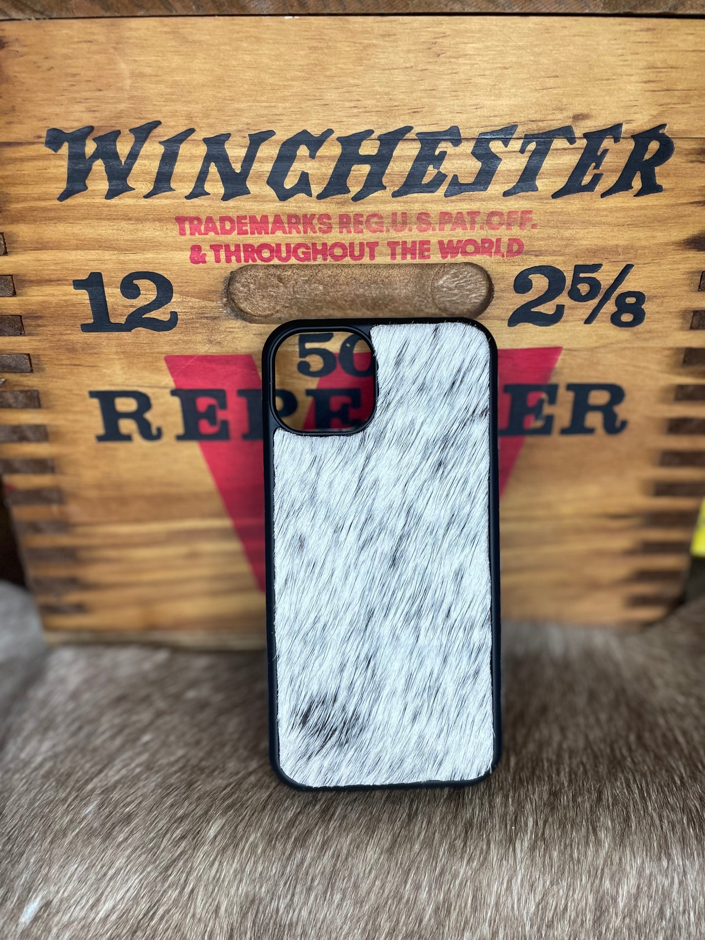 Hide iPhone 13 phone case