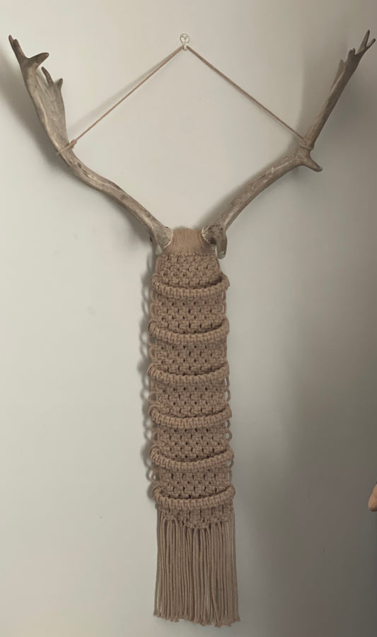 Beige macramé 6 cap rack hanger