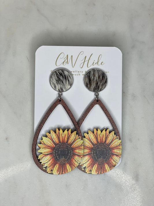 Hide stud & wooden sunflower drop