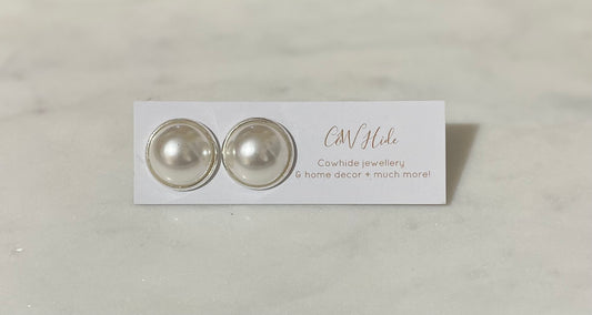 16mm Pearl stud